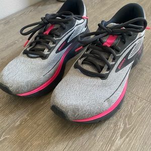 Brooks trace 2 running shoes